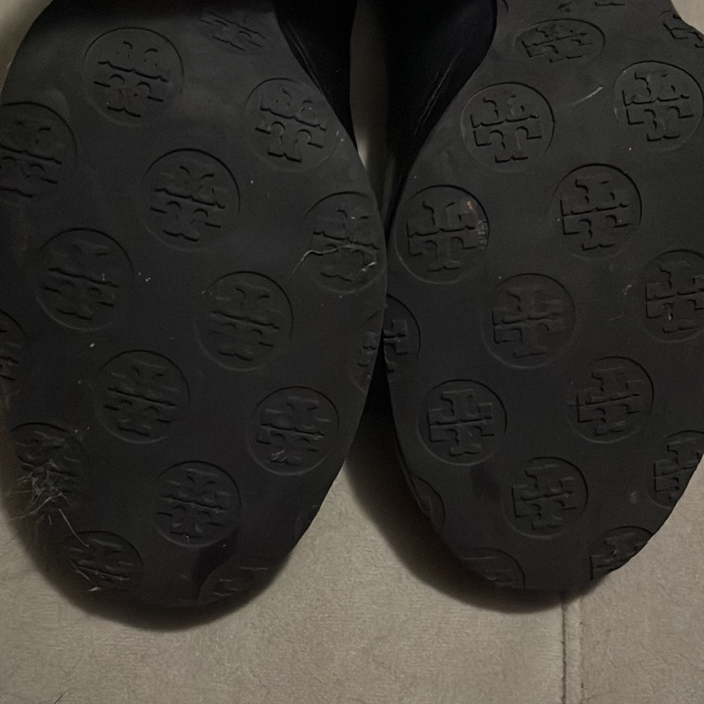 Gently used Tory Burch heels! Size 8.5 black,